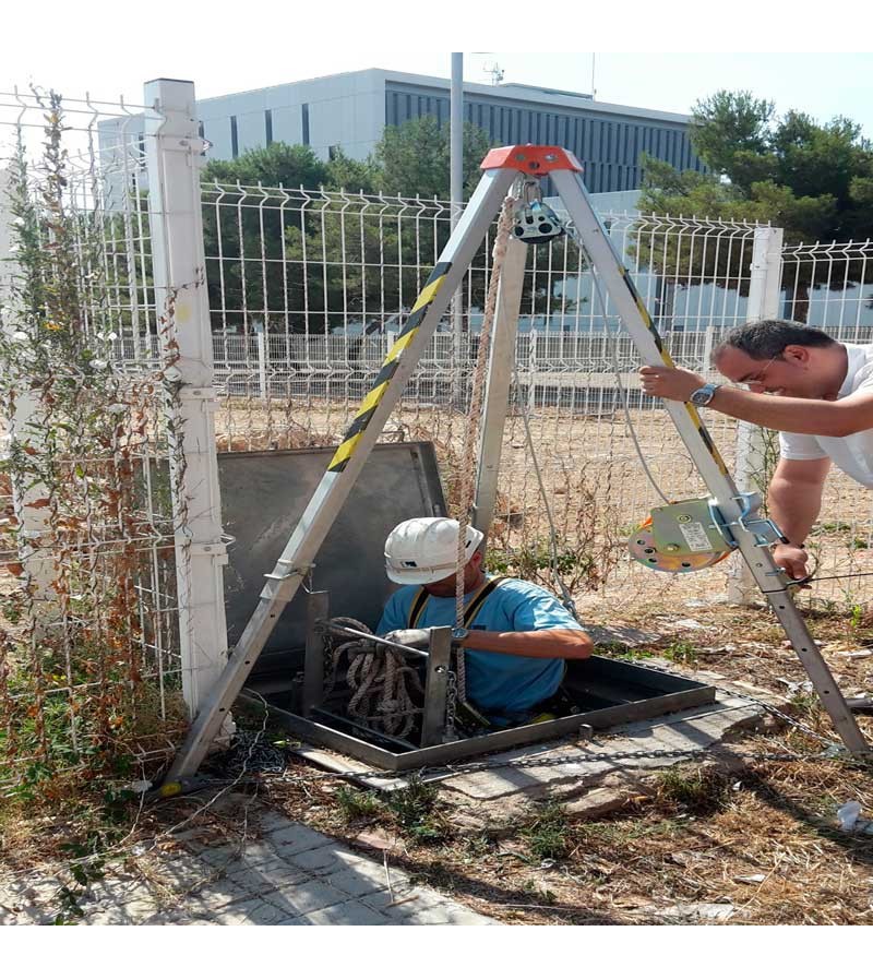 TRÍPODE PARA ESPACIOS CONFINADOS TRI 9. ACCESUS