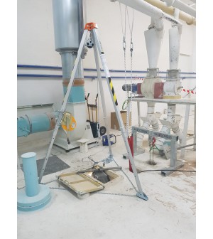 TORNO DE TRABAJO Y RESCATE PARA TRÍPODE RES 502. ACCESUS